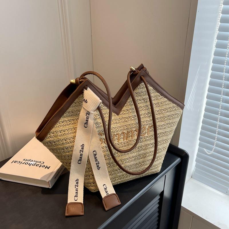 Internet celebrity large-capacity bag women's 2025 new braided bag women's bag niche design shoulder bag versatile woven tote bag