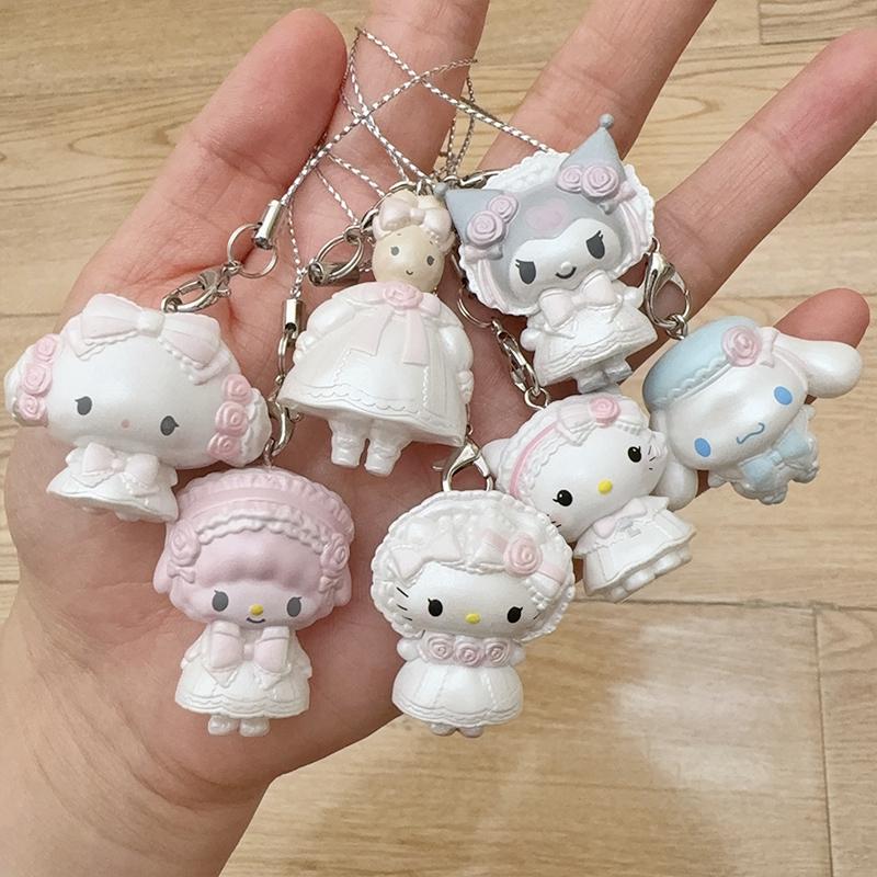 Милые Брелоки KT Cat Melody Kuromi Мультяшные Брелки Hello Kitty Шнурок для Мобильного Телефона Шармы для Девочек Цепочки для Телефона Аксессуары
