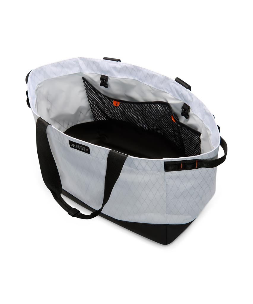 Nike Acg Gear Tote Bag (Large, 55L) - White:Black / Im2516-100