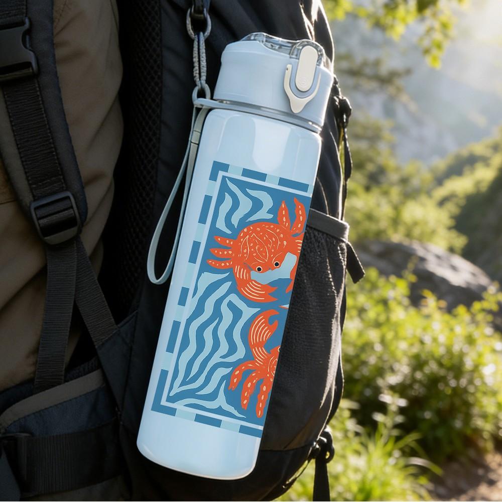 1PC Blue Crab Geometric Pattern 750ml Color Plastic Sports Water Bottle Leakproof Flip Straw Lid Suitable for Sports Office Home Use