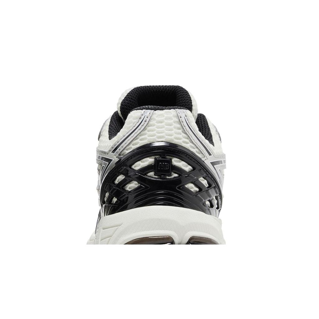 New Balance 1906R Big Kid 'Silver Metallic Black' (Unisex) Silver Metallic / Black / Sea Salt Kids' Running Shoes GC1906ER