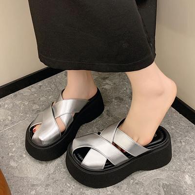 Баотоу полутапочки женские для улицы 2025 весна-лето новые универсальные юбка французские толстоподошвенные пляжные крутые тапочки