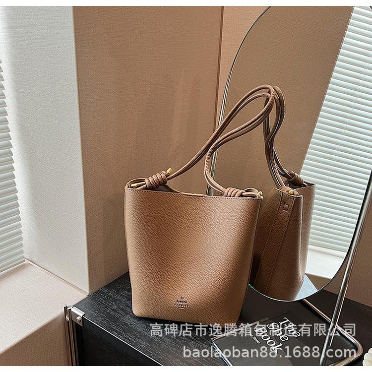 Популярная в этом году сумка женская большая вместительная новинка 2024 года, сумка-мессенджер через плечо, универсальная сумка-ведро для детей и мам