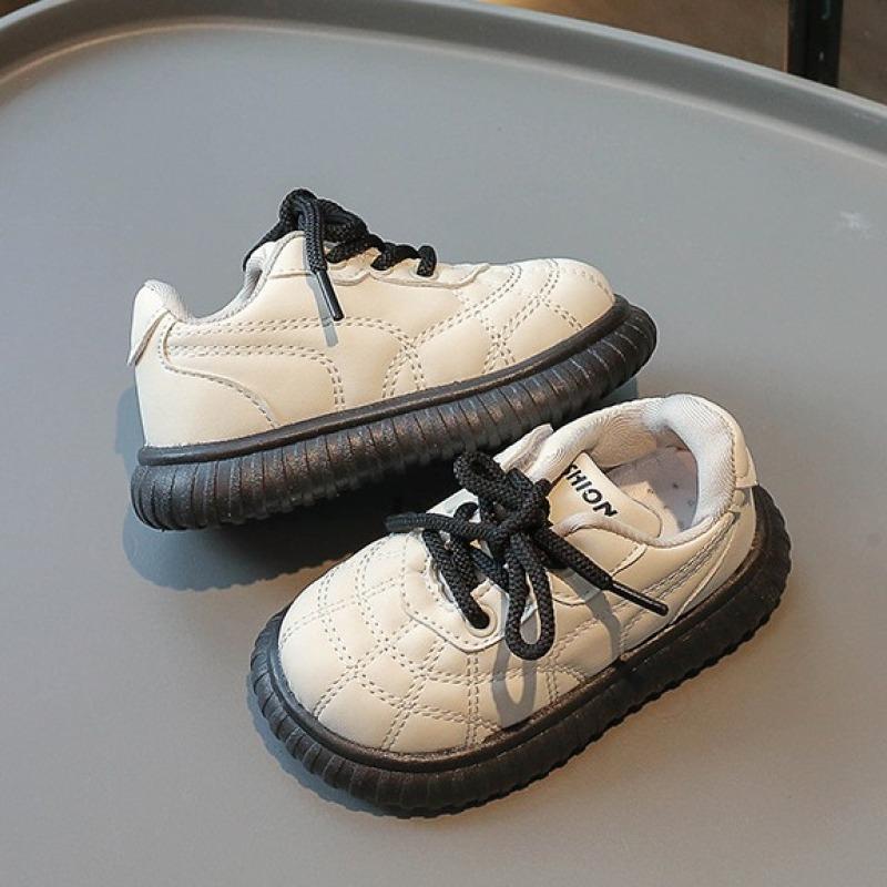 Осенняя новая сверхлегкая детская обувь, корейская версия детской повседневной обуви, модная маленькая кожаная обувь для мальчиков, обувь на мягкой подошве для маленьких девочек