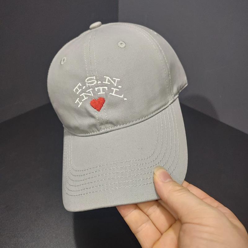 Fashion love letter embroidery baseball cap men and women spring and summer outdoor students riding sunshade sunscreen cap cap