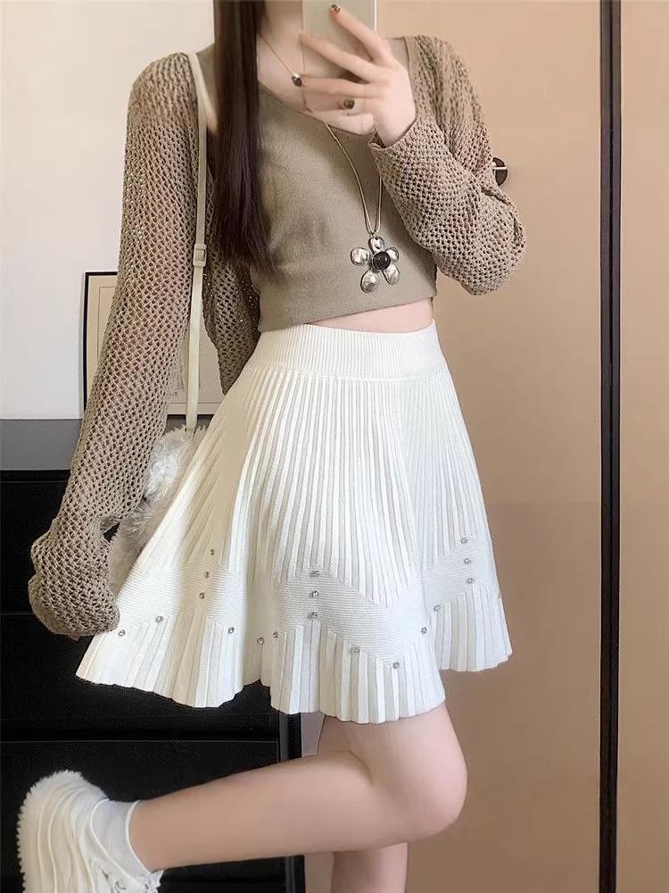 High-Waisted Korean-Style Pleated Knit Skirt for Women - Winter Fashion, Versatile and Short
