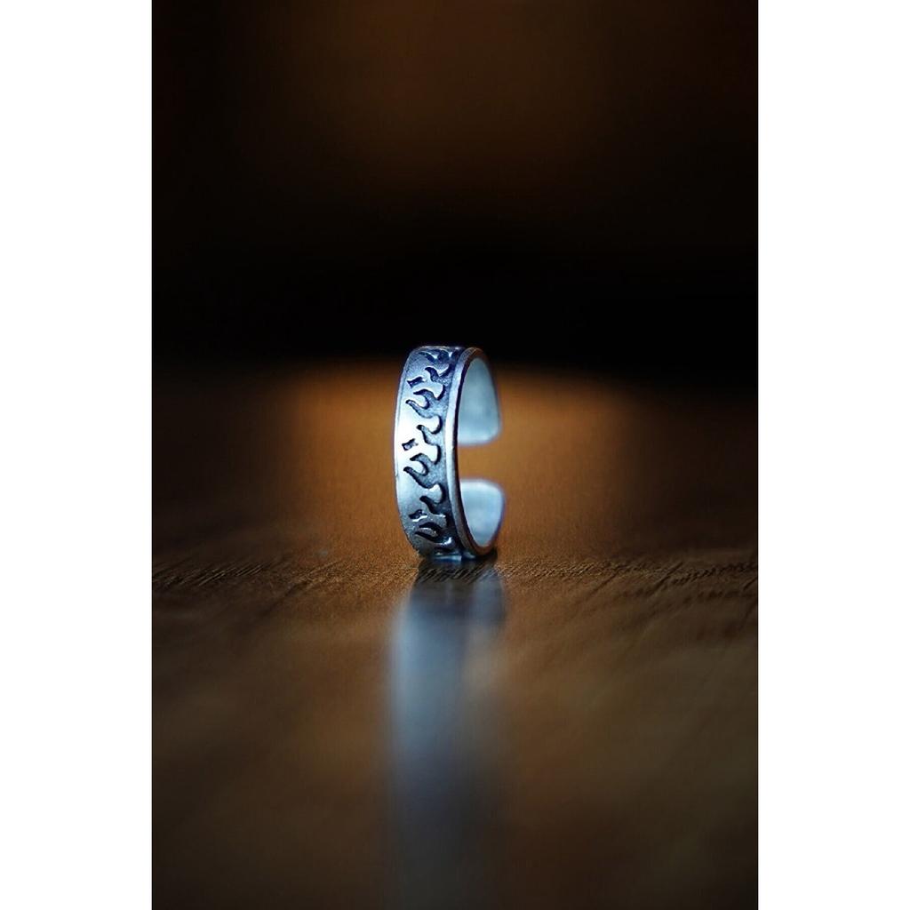 Модель обручального кольца с пламенным узором Регулируемое мужское посеребренное кольцо
