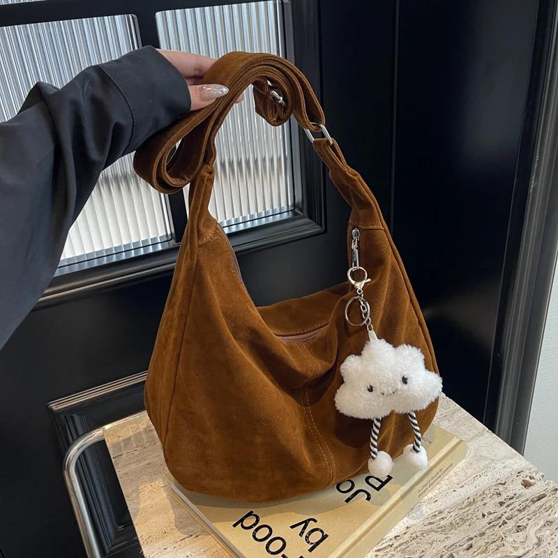 Матовая женская сумка кроссбоди  большой вместимости  сумка на плечо с маятником  нишевый маленький дизайн  ретро