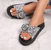 2024 модные заклепки пряжки плоские тапочки обувь для женщин летний отдых удобные прогулочные сандалии шлепанцы плюс размер черный