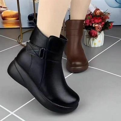 Осень и зима новые ботинки Мартина на толстой подошве короткие ботинки женские мягкая кожа толстая подошва легкие бархатные теплые для женщин среднего возраста на плоской подошве