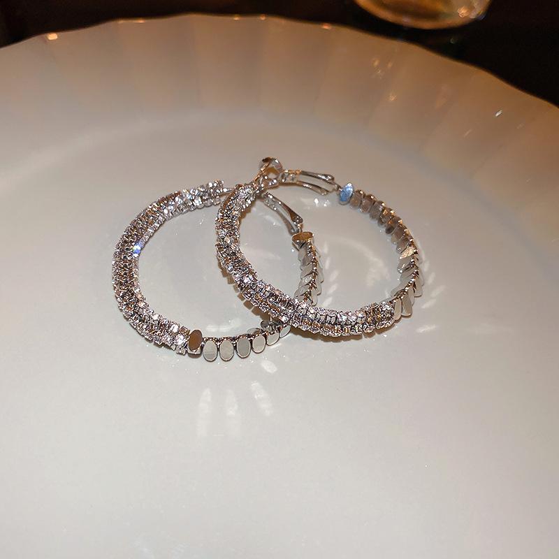 Серьги-пусеты из серебра в форме буквы C с бриллиантовыми цирконами - Геометрический дизайн в стиле легкой роскоши для изысканного, уникального темперамента.