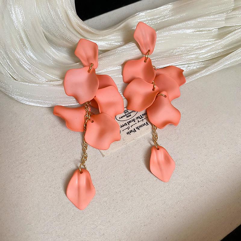 Богемные розовые серьги-кисточки с цветком из бисера и жемчуга