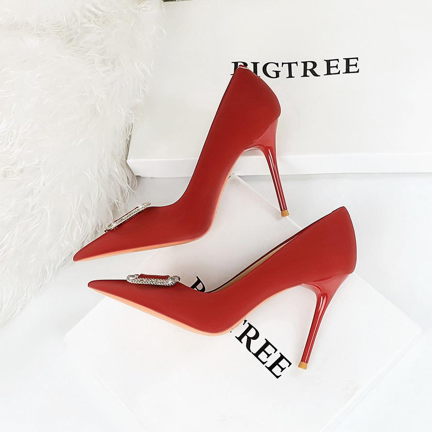 Модные женские туфли на высоком каблуке с острым носком и острым носом, туфли с водяными пуговицами и бриллиантами, модные женские туфли на высоком каблуке