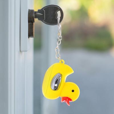 Yousheng Shocking Duck брелок светодиодный свет брелок для розыгрышей забавный гаджет новинка электрический брелок портативная игрушка шутка отличный подарок для коллег