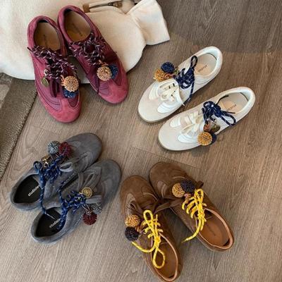 Женские кожаные кроссовки 2025 года в стиле колор-блок - повседневная обувь на плоской подошве цвета сосновой шишки