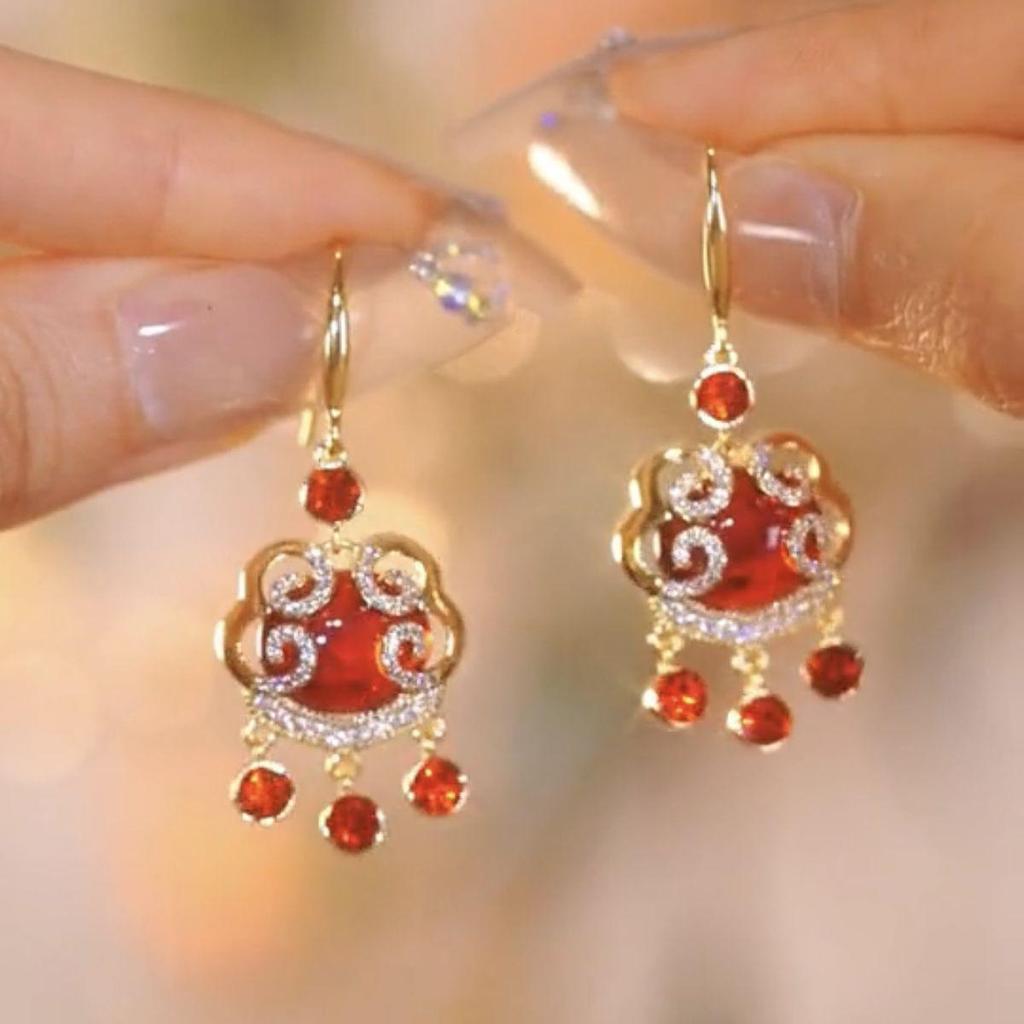 Festive Red Tassel Cloud Earrings – Women's Elegant New Year Design