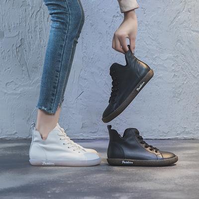 Женские туфли на плоской подошве