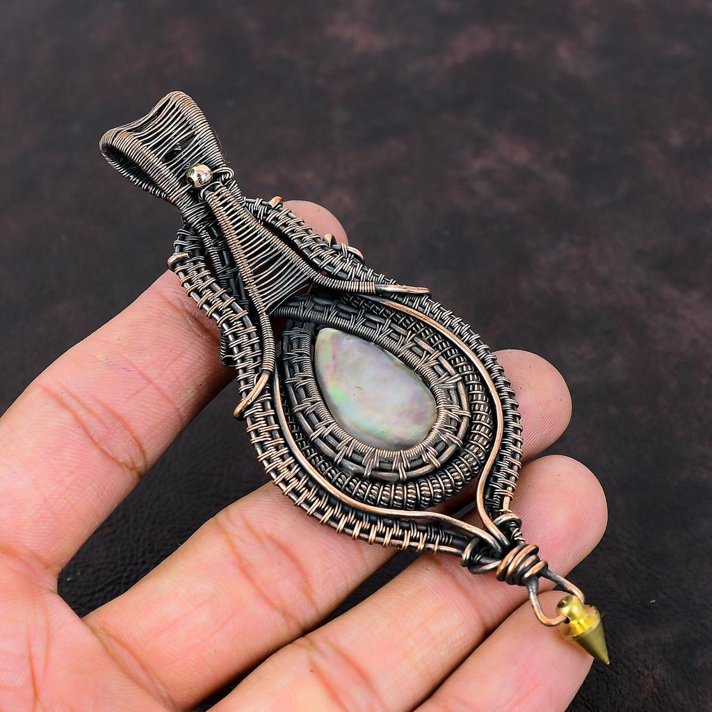 Черный перламутровый кулон, медная проволочная обертка, драгоценный камень, медные украшения, совершенно новый кулон, подарок для мамы, ювелирные изделия ручной работы из проволоки