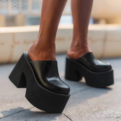 Черные сандалии летние женские шлепанцы Baotou платформа тренд высокий каблук женская обувь туфли-лодочки черные мягкая кожа толстые шлепанцы Mujer