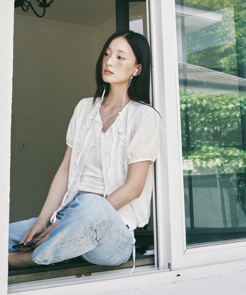ROIROI Frill Ribbon Short Sleeve Blouse - White