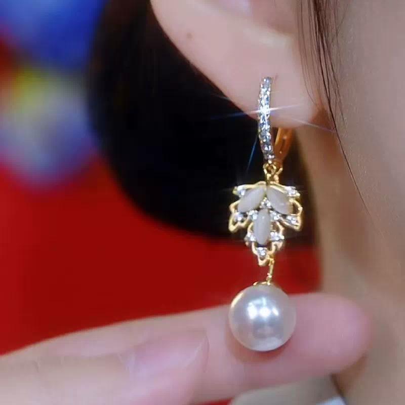 Модные блестящие серьги-подвески в виде листьев из красного бисера со стразами для женщин и девочек, легкие роскошные серьги-гвоздики, ювелирные изделия в подарок