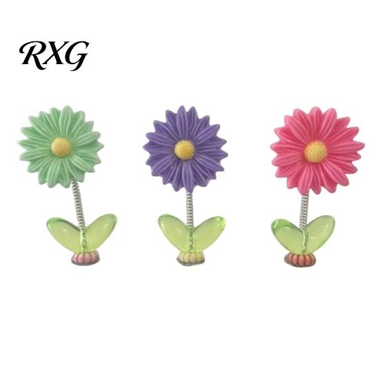 Pastel Car Accessories Spring Wobbly Flower Dashboard Ornament, Shaking Head Sunflower Interior Decor, Cute Decor for Rearview Mirror And Home Office
