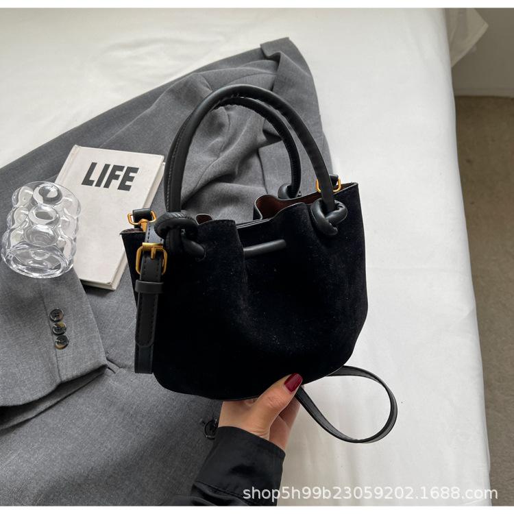 Осень и зима ретро матовая маленькая сумка женская новая универсальная сумка-мессенджер модная замшевая портативная сумка-ведро