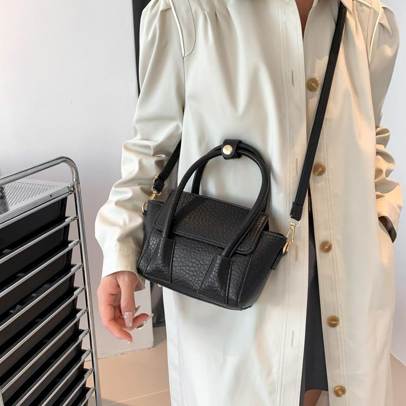 Versatile Women's Shoulder Bag Fashionable Trendy Handbag Commuter Work Texture Small Square Bag