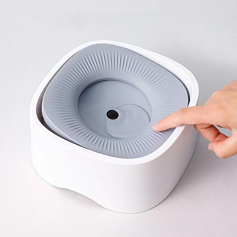 Миска для питьевой воды для собак, плавающая, не смачивающая рот, миска для кошек без пролития, диспенсер для питьевой воды, пластиковая миска для собак с защитой от перелива