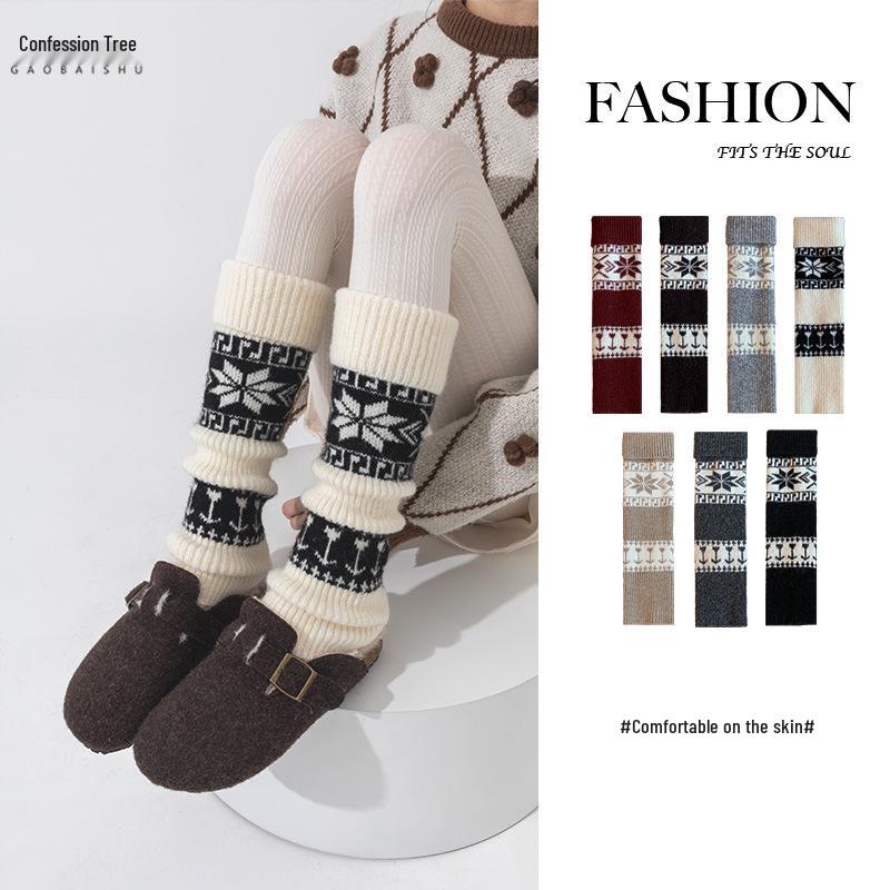 Ethnic Style Wool Leg Warmers: Women’s Thick, Warm, Knitted Calf Warmers with Retro Snowflake Pattern for Autumn and Winter.