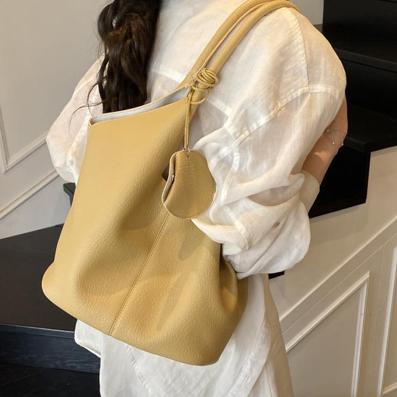 Fashion Texture Large Capacity Tote Bag Women's 2025 New Simple Casual Underarm Tote Bag High-end Shoulder Bag