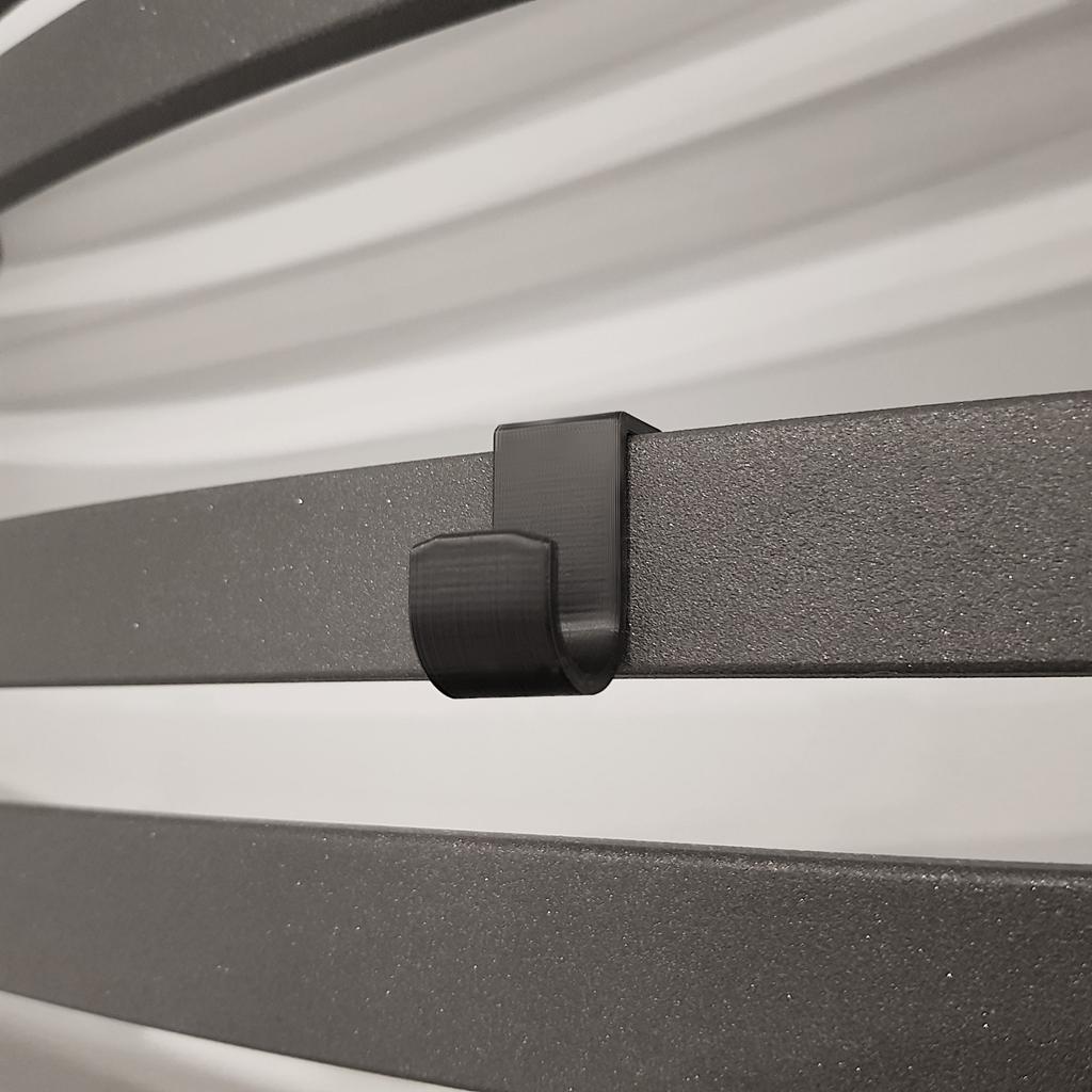 Set of 4 Radiator Hangers 10mm Black
