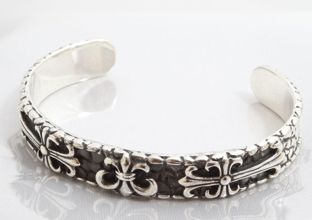 Серебряный браслет-манжета 925 пробы для мужчин Эмблема лилии Двойной [cmy select] (11 Крест)