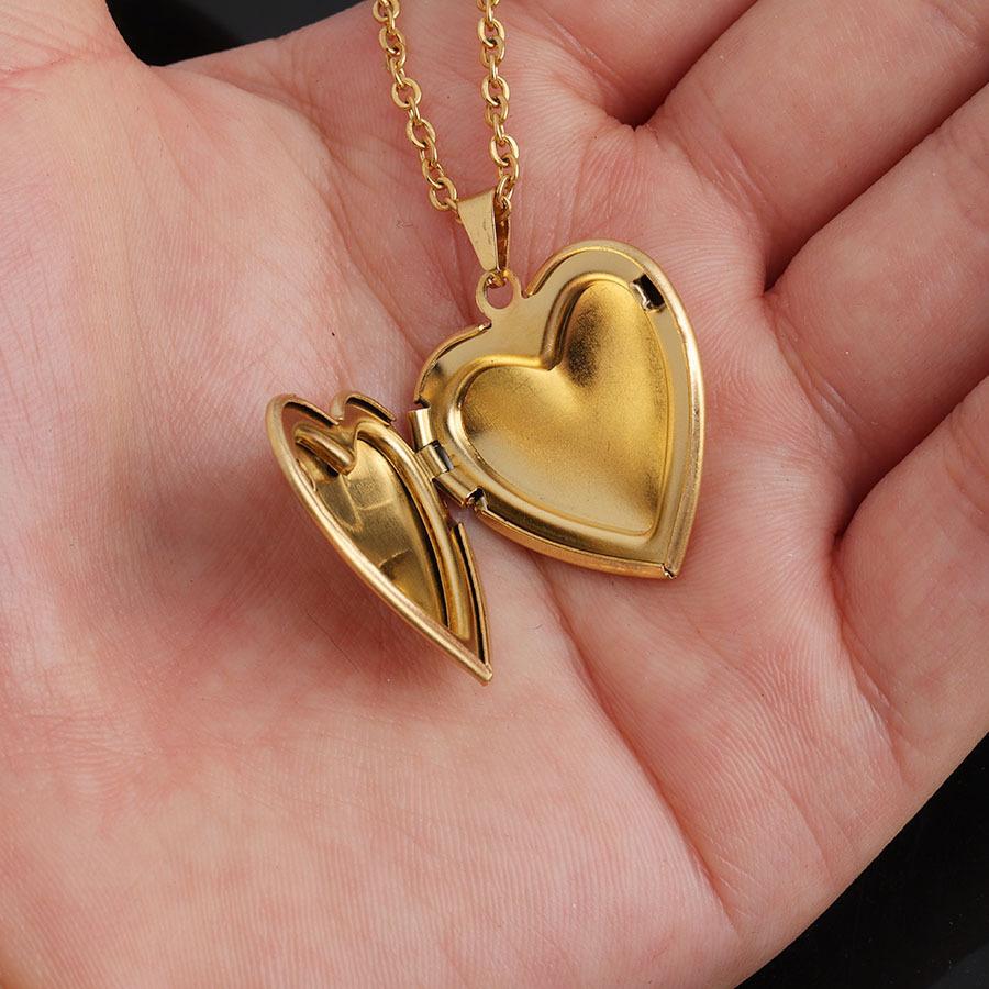 Stainless Steel Heart-Shaped Pendant Necklace, Suitable For Women And Girls, An Openable Heirloom Pendant That Can Hold Family Photos.