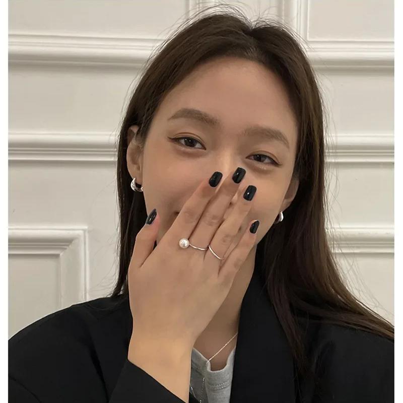 Кольцо с нерегулярным геометрическим элементом, серьги-кольца простые гладкие, универсальные серьги с кольцами для женщин