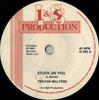7-дюймовая пластинка ТРЕВОР УОЛТЕРС - Stuck On You IS002 I & S Productio 1983 UK Регги, Ска и Даб Б/У