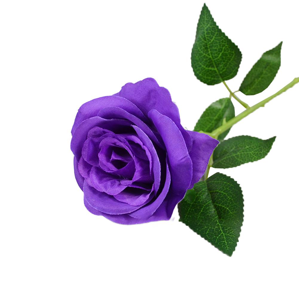 Экономичное и не требующее ухода украшение из роз для свадьбы