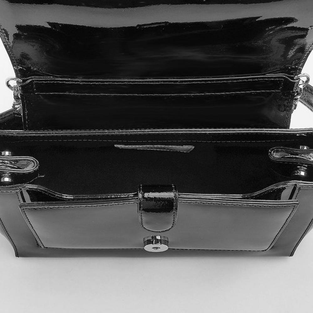 Vivienne WeStwood Women S Patent Hazel Handbag Fw25