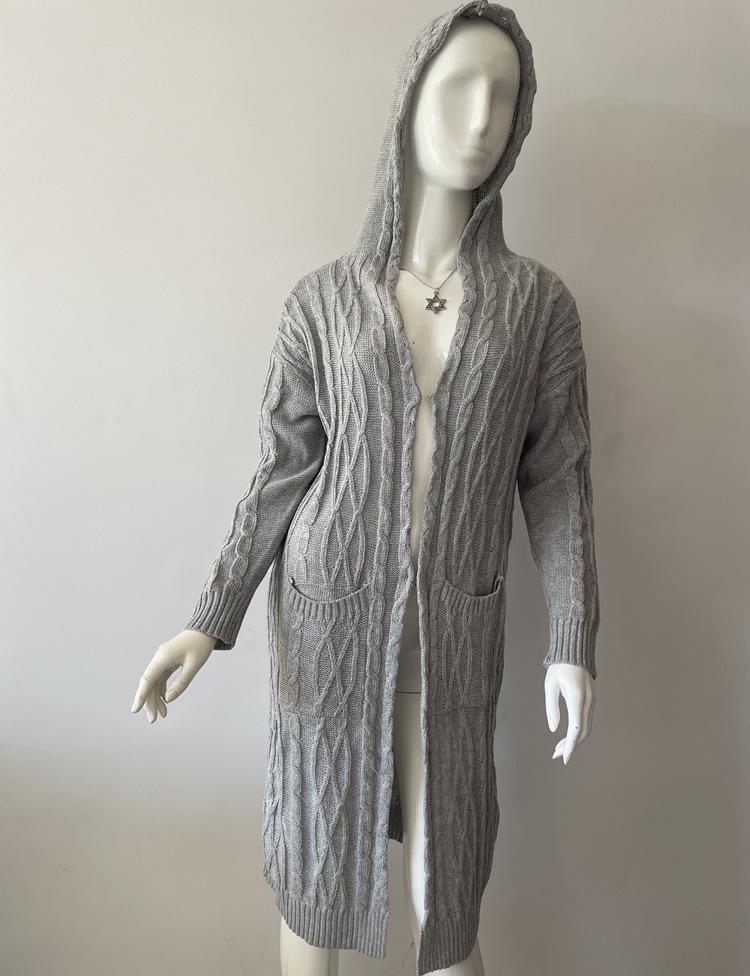 Европейский и американский кардиган с капюшоном и кабельным узором, 2025: Осенне-зимний женский свитер в стиле «ленивый шик»