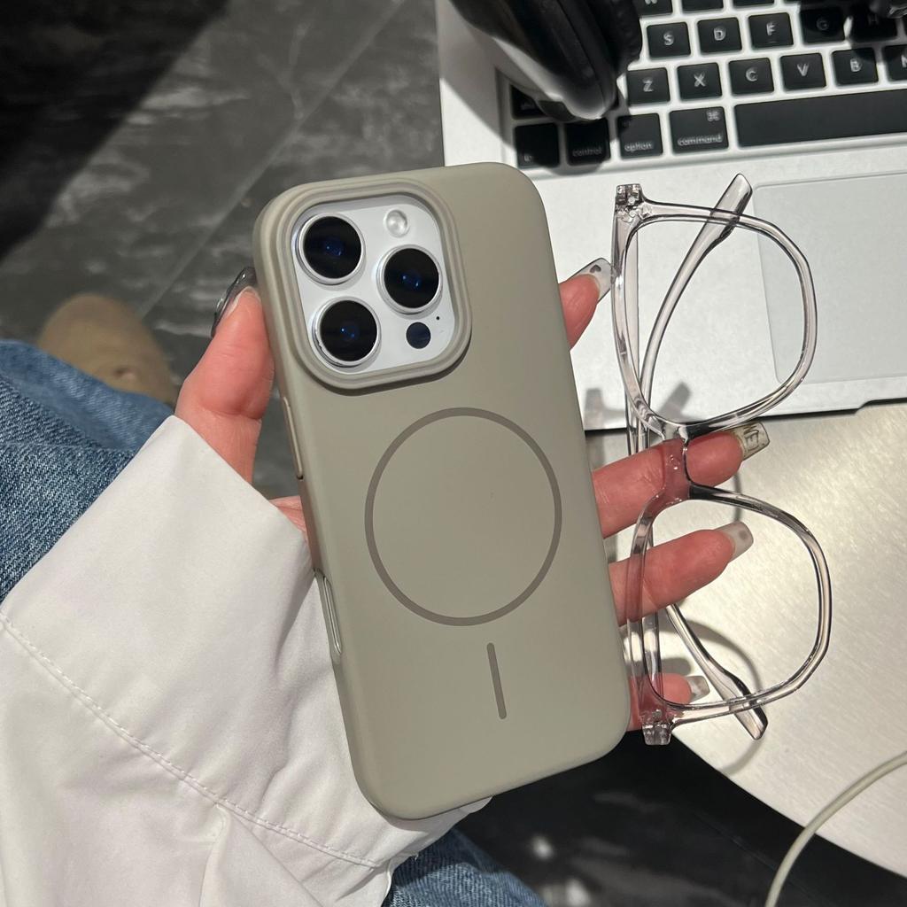 Чувствительный к коже магнитный чехол для мобильного телефона iPhone 17 подходит для Apple 16 защитный чехол 15promax противоударный всесторонний 14.