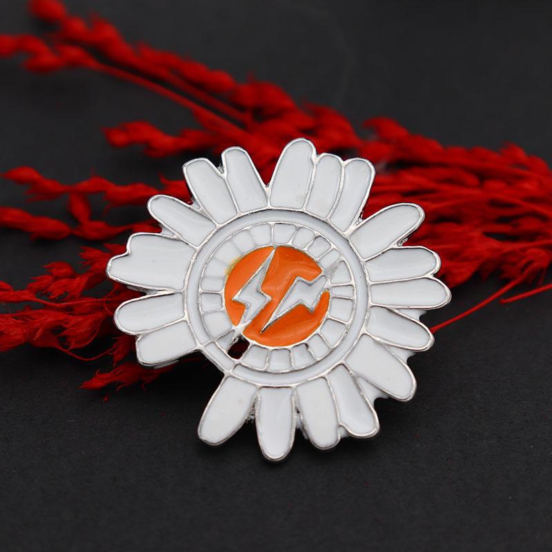 G-Dragon Style Daisy Brooch: Small Sunflower Corsage with Oil Drop Badge