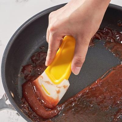 Силиконовая лопаточка, многоразовый кухонный инструмент с антипригарным покрытием и отверстием для подвешивания, легкий термостойкий скребок для еды