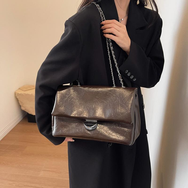 Ретро мода сумка под мышкой большой вместимости женская новая осень-зима 2025 нишевая высококлассная сумка-тоут сумка на плечо