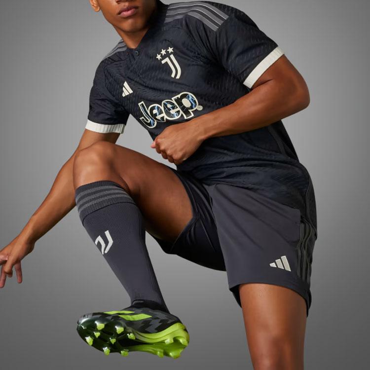 Adidas Ювентус 23/24 третий подлинный трикотаж с текстовым принтом в стиле пэчворк с коротким рукавом мужской футбольный трикотаж черный IQ4854