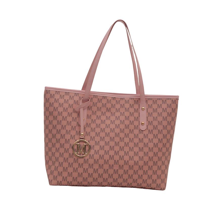 2025 Сумка-тоут большой вместимости с буквой M Осень/Зима: Универсальная европейская и американская наплечная сумка