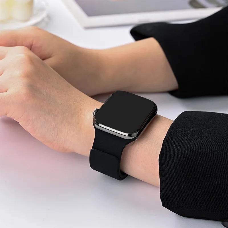 Magnetic Strap For Apple Watch Series 11 42mm 46 45 41 44 40 38mm Silicone Band For Iwatch Ultra 3 2 1 49mm 10 9 8 7 6 54 3 2 1