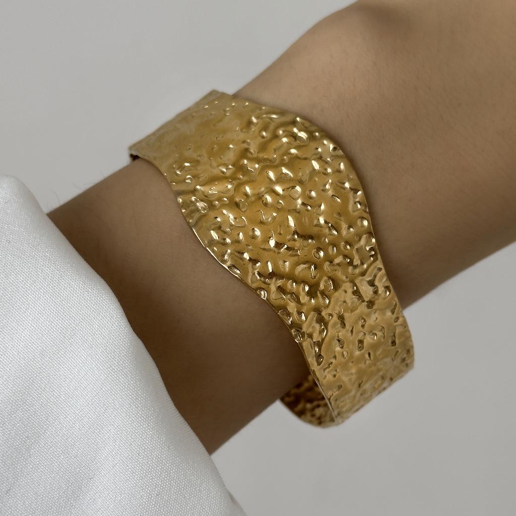 Vintage Irregular Bracelet for Women Stainless Steel Gold Color Open Cuff Bangle Exquisite Luxury Waterproof Jewelry Accessories