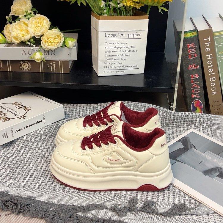 Популярные универсальные туфли на платформе белого цвета, женские весенние нишевые модные туфли для досок 2025 года, новые спортивные и повседневные туфли для женщин