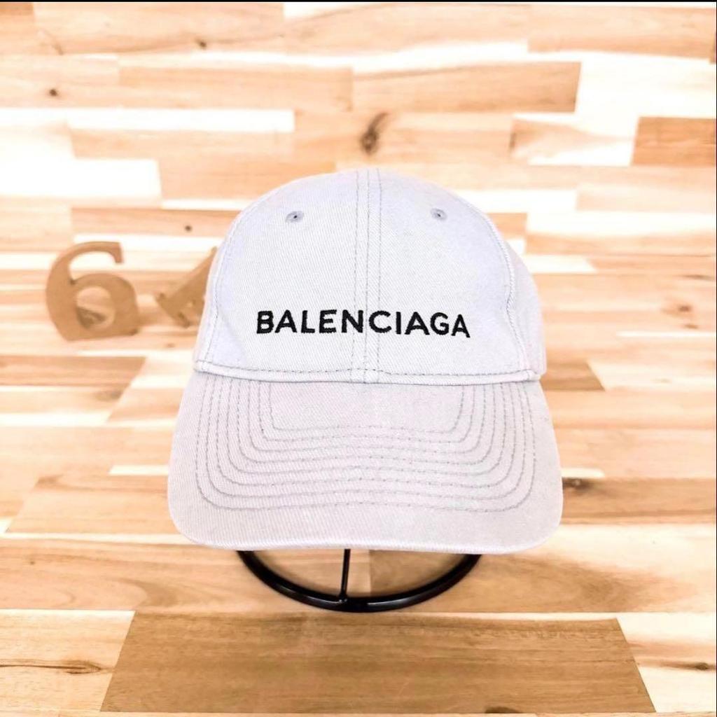 Б/у [Balenciaga] Светло-серая джинсовая бейсболка с вышитым логотипом, черный логотип