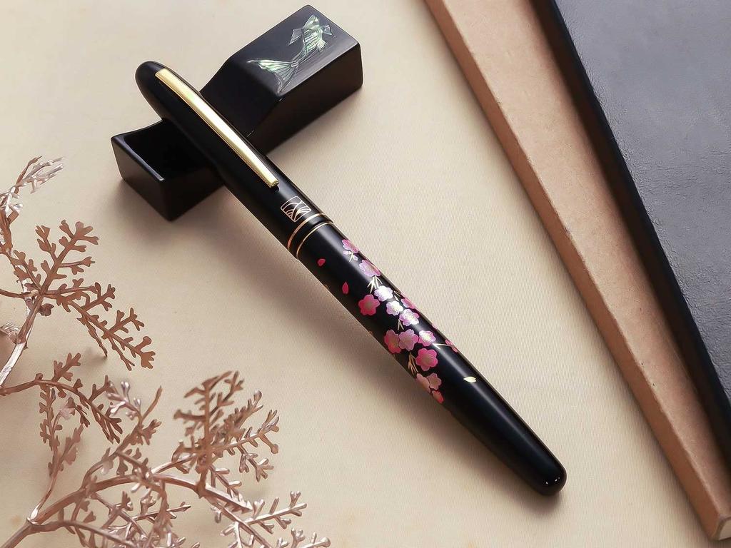 Перьевая ручка WANCHER Kuretake Modern Makie Sakura Harukaze Перьевая ручка WANCHER Limited Edition [Ручка Wancher] (М Средний)